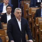 Orban aprovecha la pandemia para recortar los derechos de las personas trans en Hungría