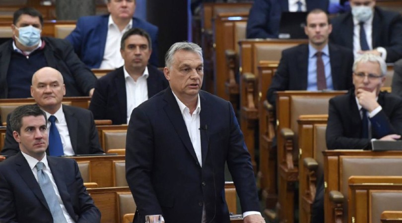 Orban aprovecha la pandemia para recortar los derechos de las personas trans en Hungría