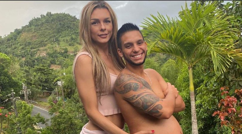 La historia de la modelo colombiana trans que besa la panza de su marido embarazado de ocho meses