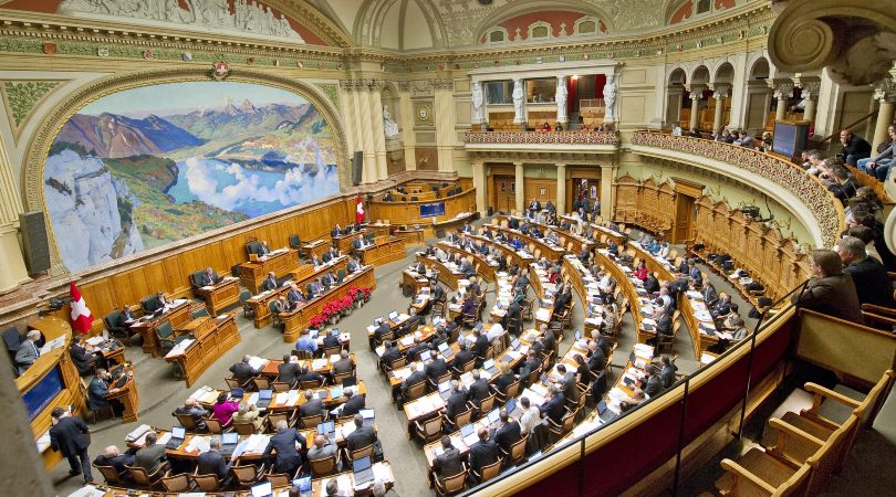 El Parlamento suizo aprueba un proceso simplificado de modificación registral del sexo legal
