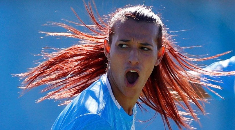 Mara Gómez, primera mujer trans en jugar al fútbol femenino profesional en Argentina. Foto: Reuters
