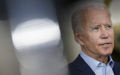 Joe Biden promete restaurar las protecciones de Obama y pone fin a la prohibición trans-militar en EEUU