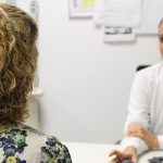 Una asignatura de Medicina combatirá la transfobia en las consultas: “Tengo 47 años y no me atrevo a ir a ginecología”