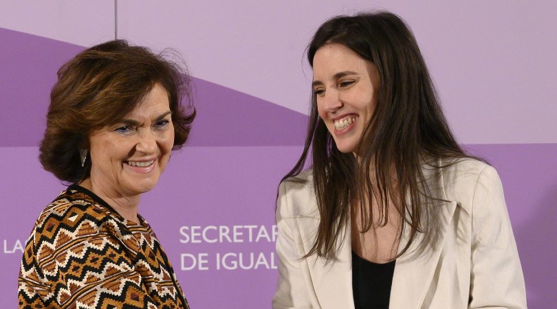 Así ha defendido el PSOE la autodeterminación de la identidad sexual que ahora cuestiona Carmen Calvo