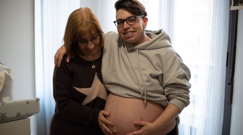 Rubén Castro, embarazado de 40 semanas: «Mi parto idílico sería en el agua y sin epidural»