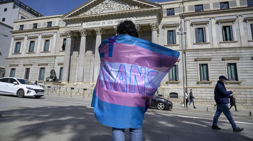 Indignación de los colectivos trans ante la noticia de fusión de la ley trans con la LGTBI
