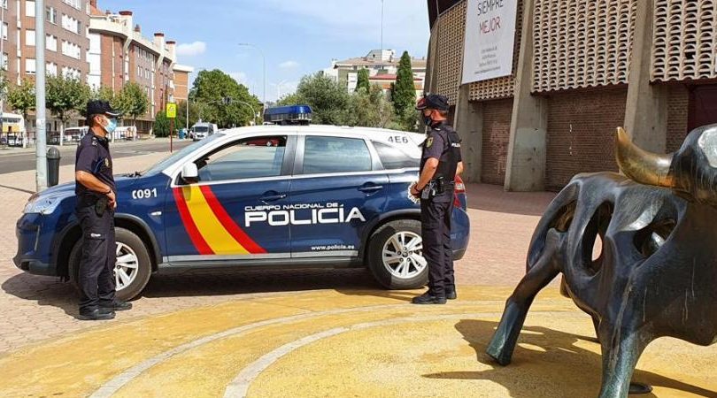 Imagen de archivo de dos policías en Palencia Gobierno de Palencia)