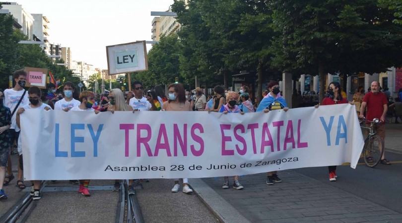 Más de 120 colectivos sociales piden a Pedro Sánchez que desoiga el informe sobre la Ley Trans del CGPJ