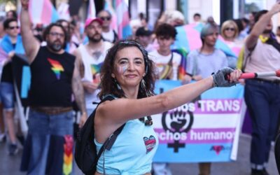 «Feijóo es un mentiroso o un analfabeto legal»: alerta en el colectivo LGTBIQA+ ante la amenaza del PP a la ley trans