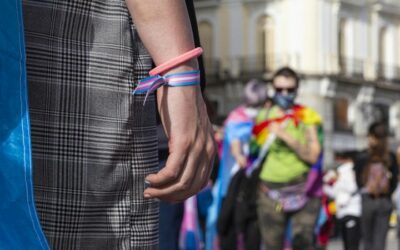A pie de calle, con sindicatos o programas de inserción: cómo superar la transfobia en el trabajo