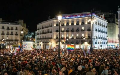“Ni un paso atrás”: la comunidad LGTBIQA+ de Madrid se planta para blindar sus derechos ante Ayuso