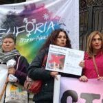 Familias de personas trans exigen en una campaña la destitución de Isabel García