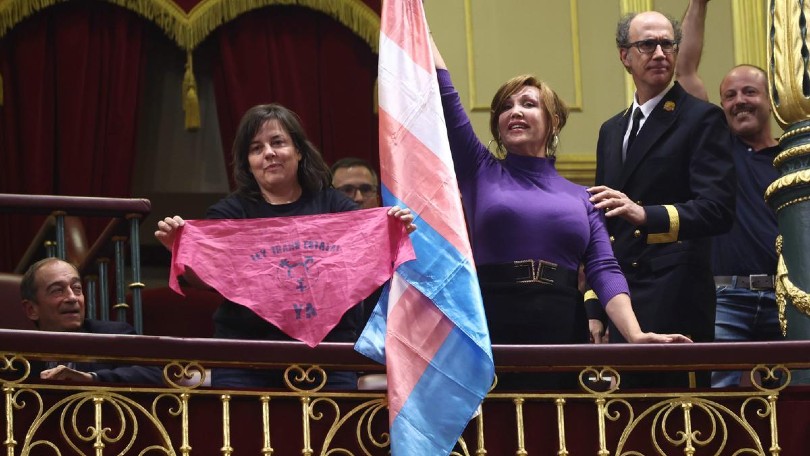 Familias trans reclaman a la administración herramientas para «proteger» a las personas del colectivo
