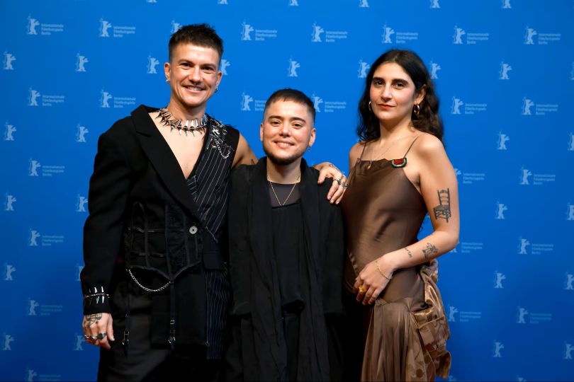 Silver Chicón, Ian de la Rosa y Herminia Loh, el viernes en Berlín. | CLEMENS BILAN (EFE)